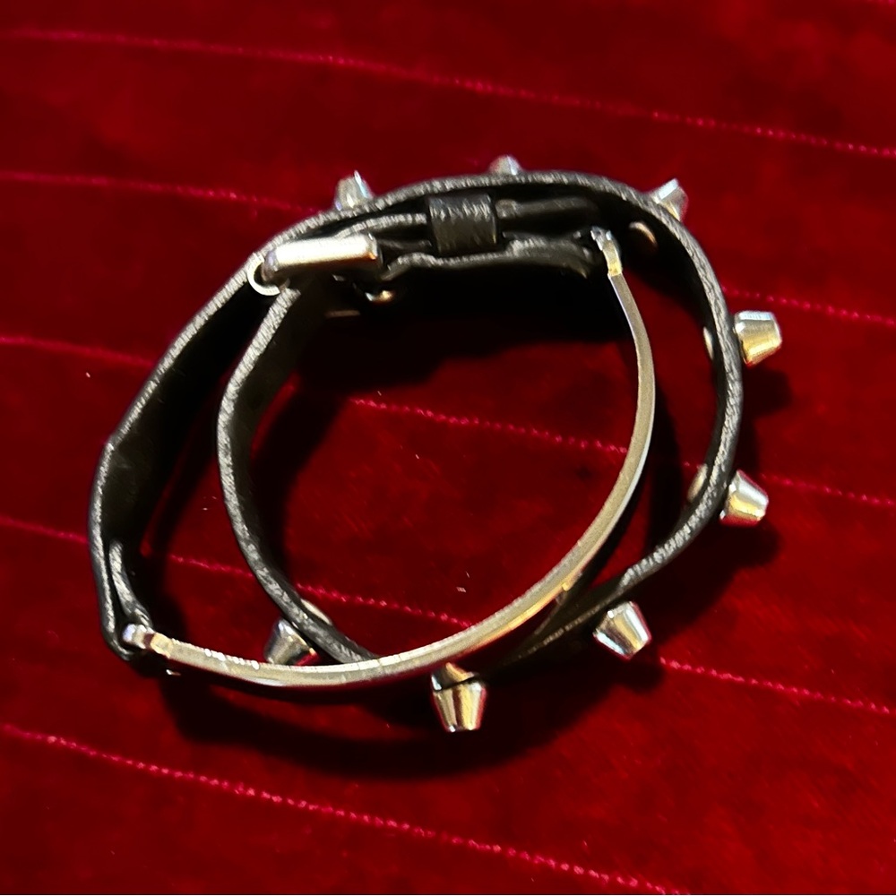 Silvertone  and Black leather Bracelet. - Picture 3 of 3